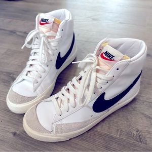 Women’s high top Nike Blazers Mid ‘77 Size 8.5